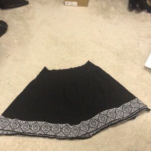 Black skirt with a white trim